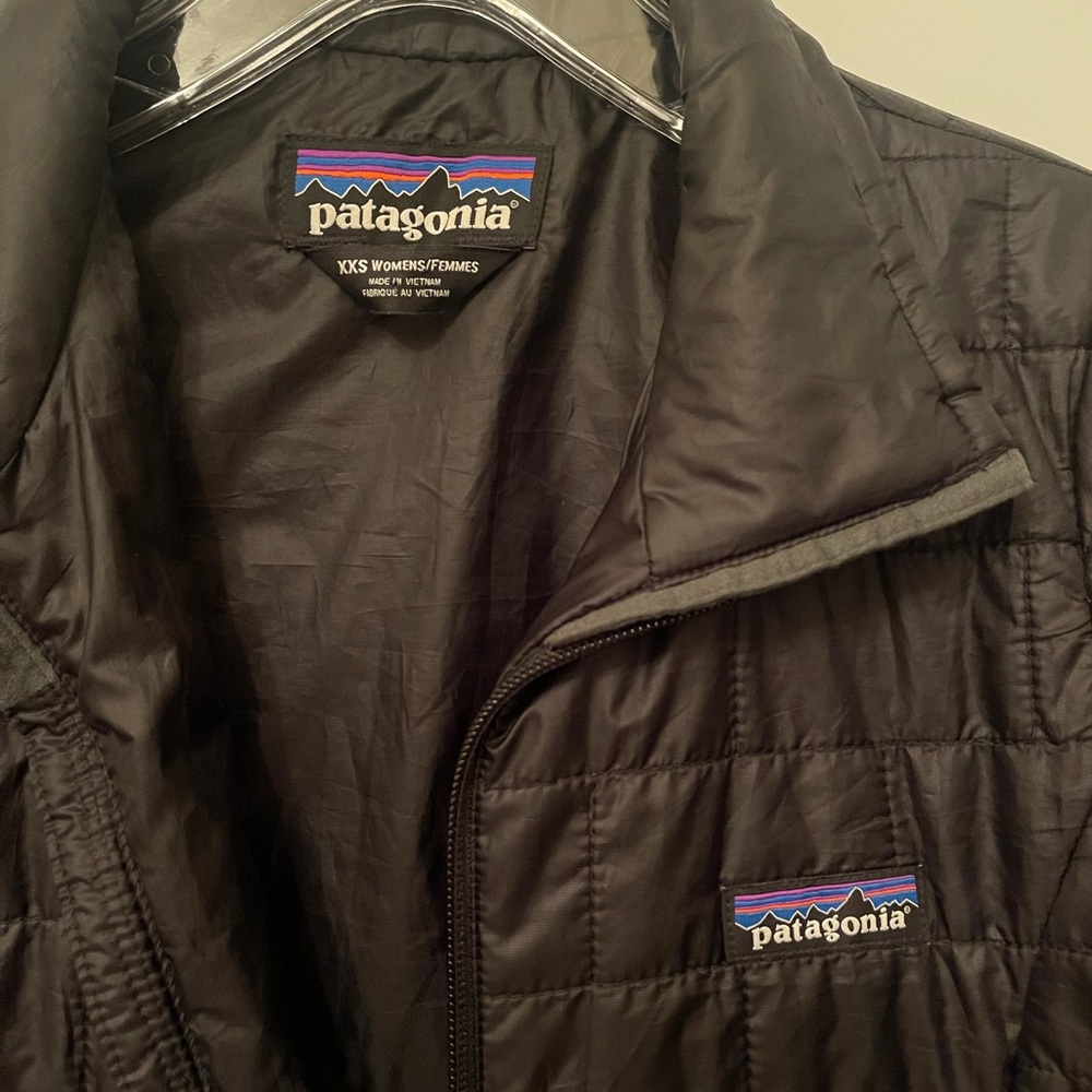 Patagonia Woman’s black puff jacket